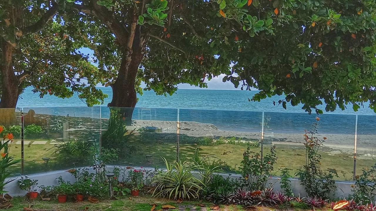 Smell rose beach garden Batu Feringgi Exteriör bild