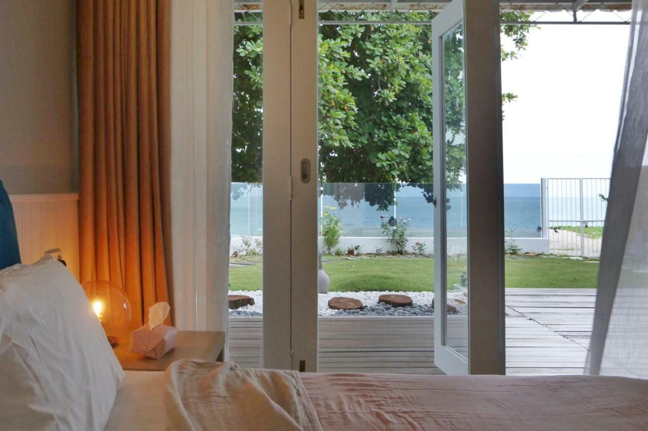 Smell rose beach garden Batu Feringgi Exteriör bild