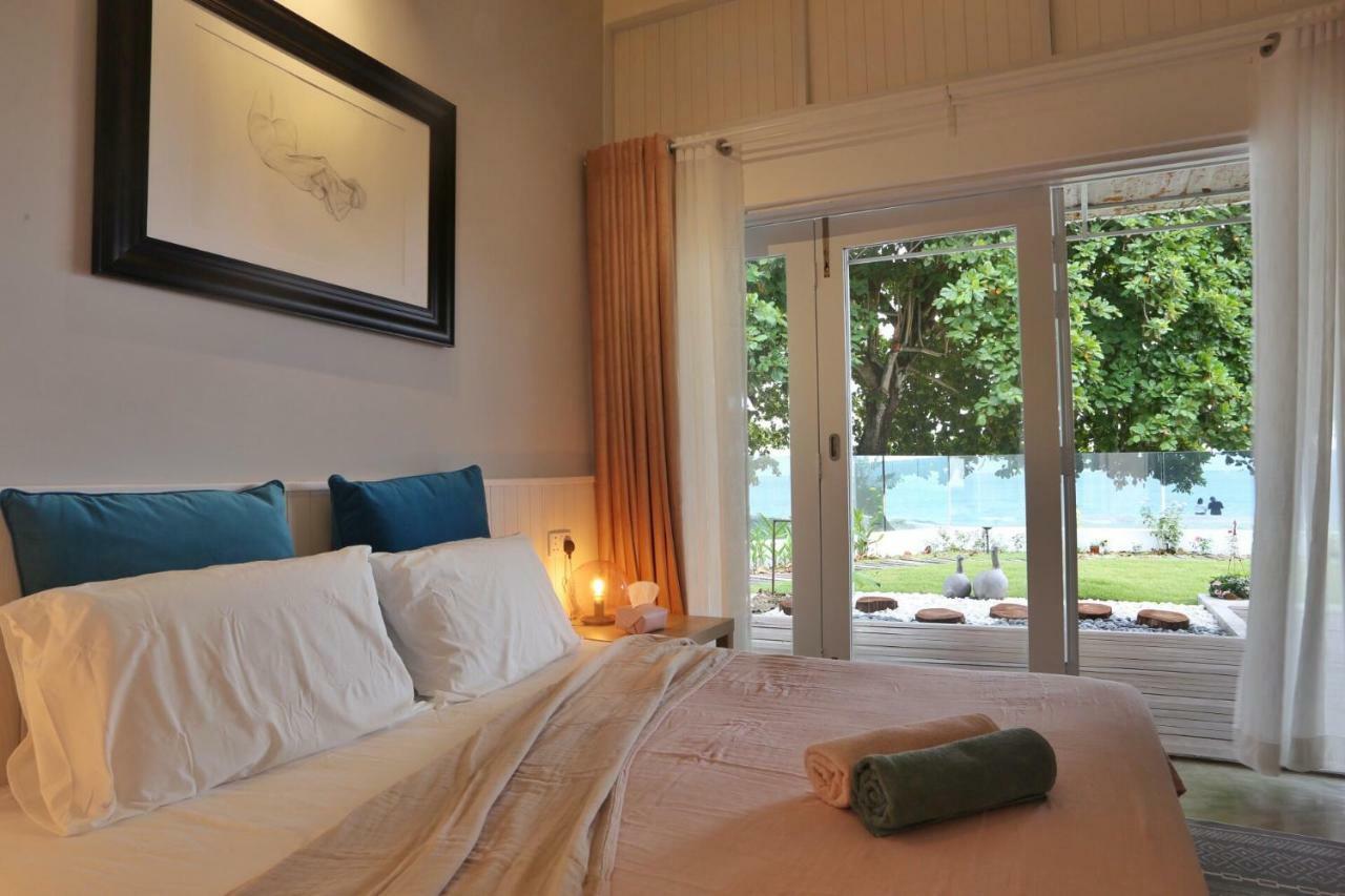 Smell rose beach garden Batu Feringgi Exteriör bild